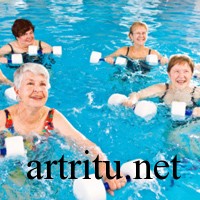 Плавание в бассейне при артрите