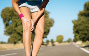 Чрезмерные нагрузки на колено могут привести к травмам